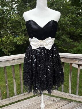 Jessica McClintock Gunne sax sequin party dress